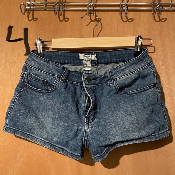 Forget 21 shorts - Picture 1 of 1